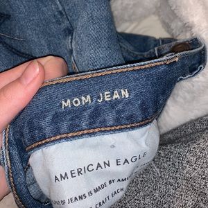 Full length American eagle mom jeans